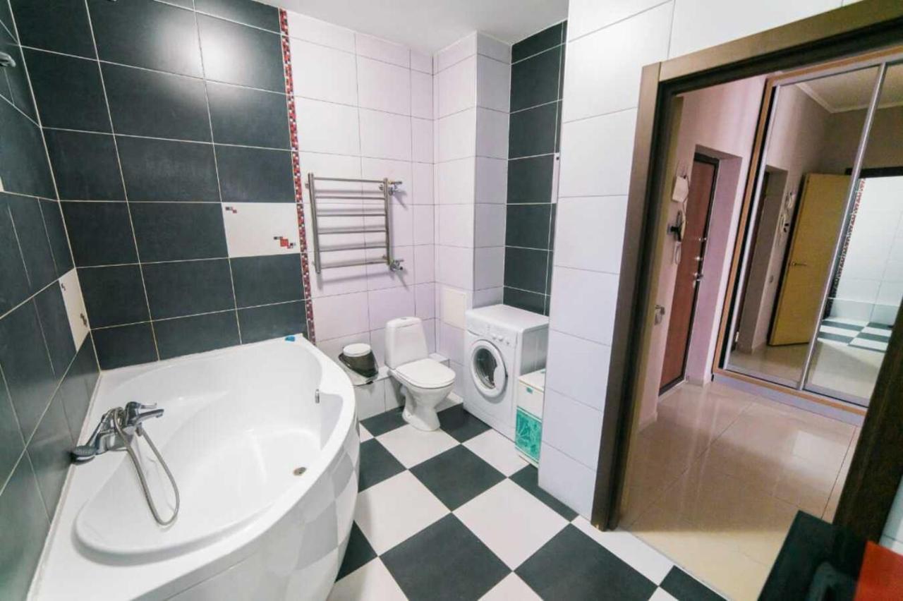 Manica Mega Towers Apartment Almaty Bagian luar foto