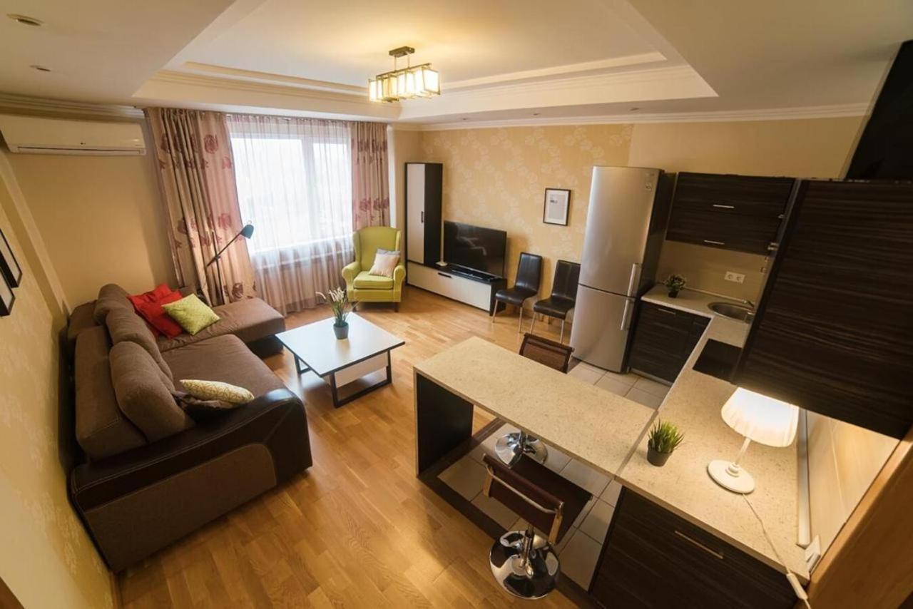 Manica Mega Towers Apartment Almaty Bagian luar foto
