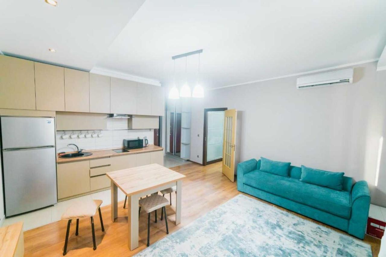 Manica Mega Towers Apartment Almaty Bagian luar foto