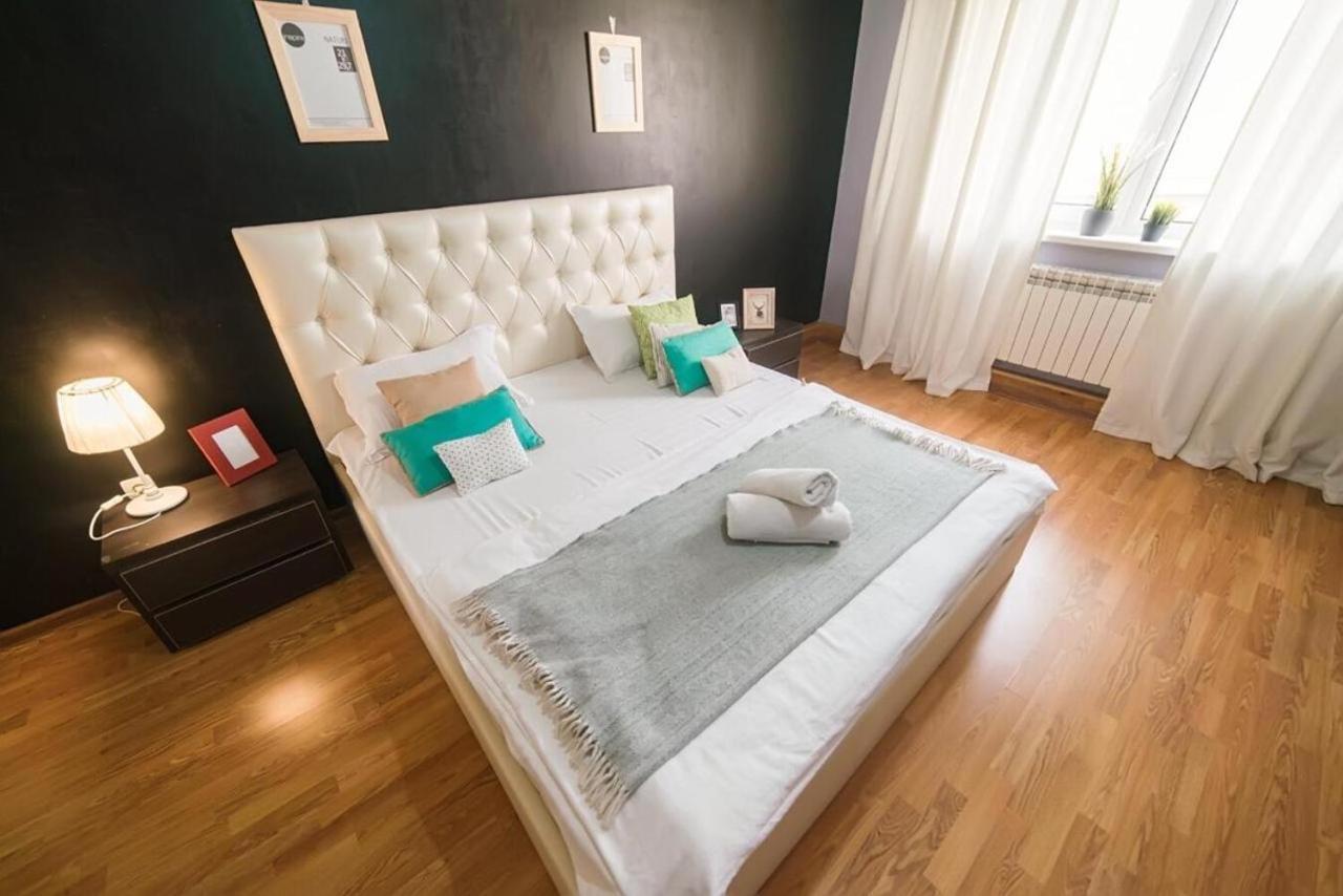 Manica Mega Towers Apartment Almaty Bagian luar foto