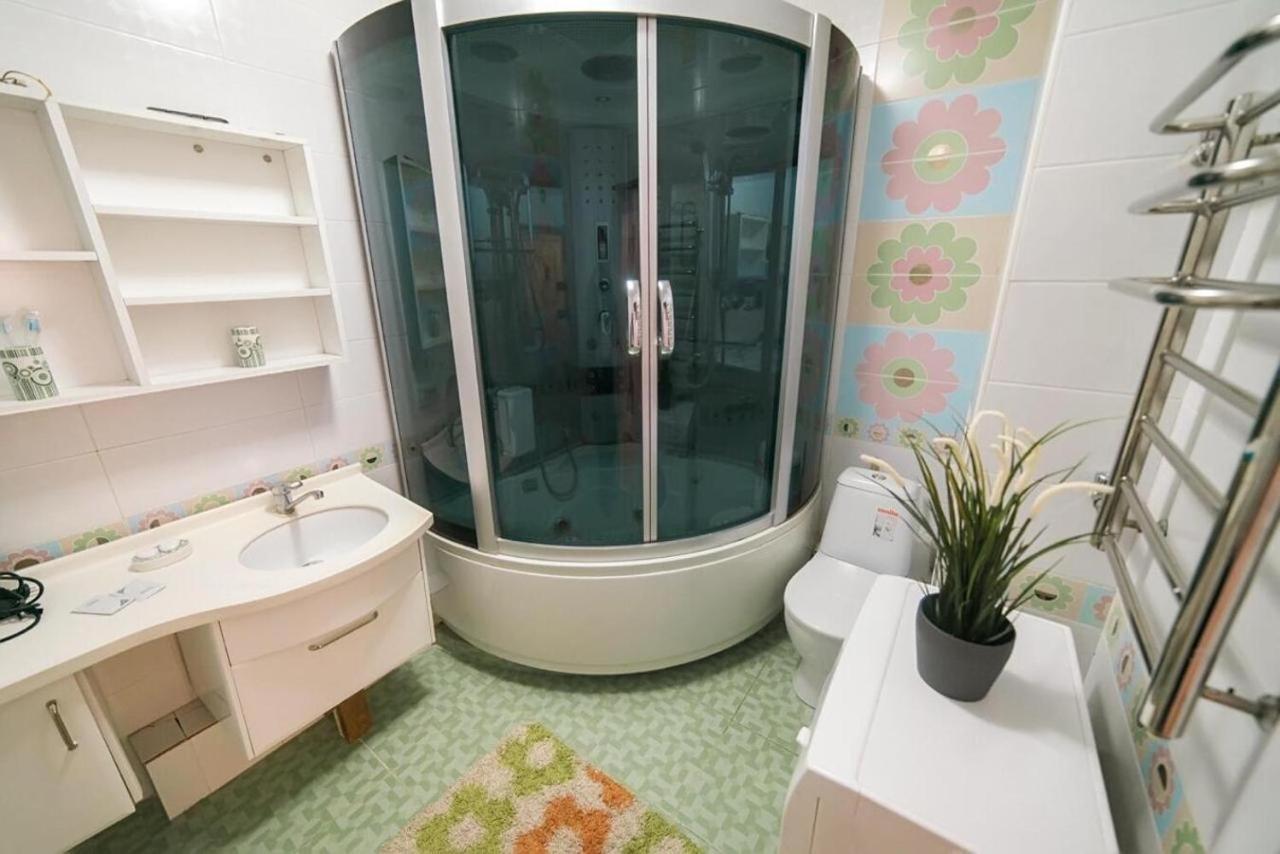 Manica Mega Towers Apartment Almaty Bagian luar foto