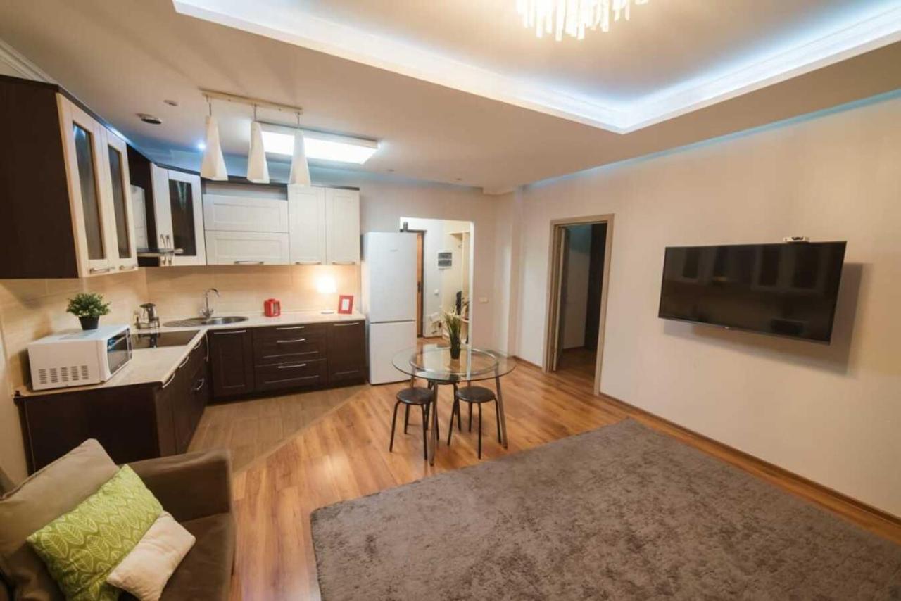 Manica Mega Towers Apartment Almaty Bagian luar foto