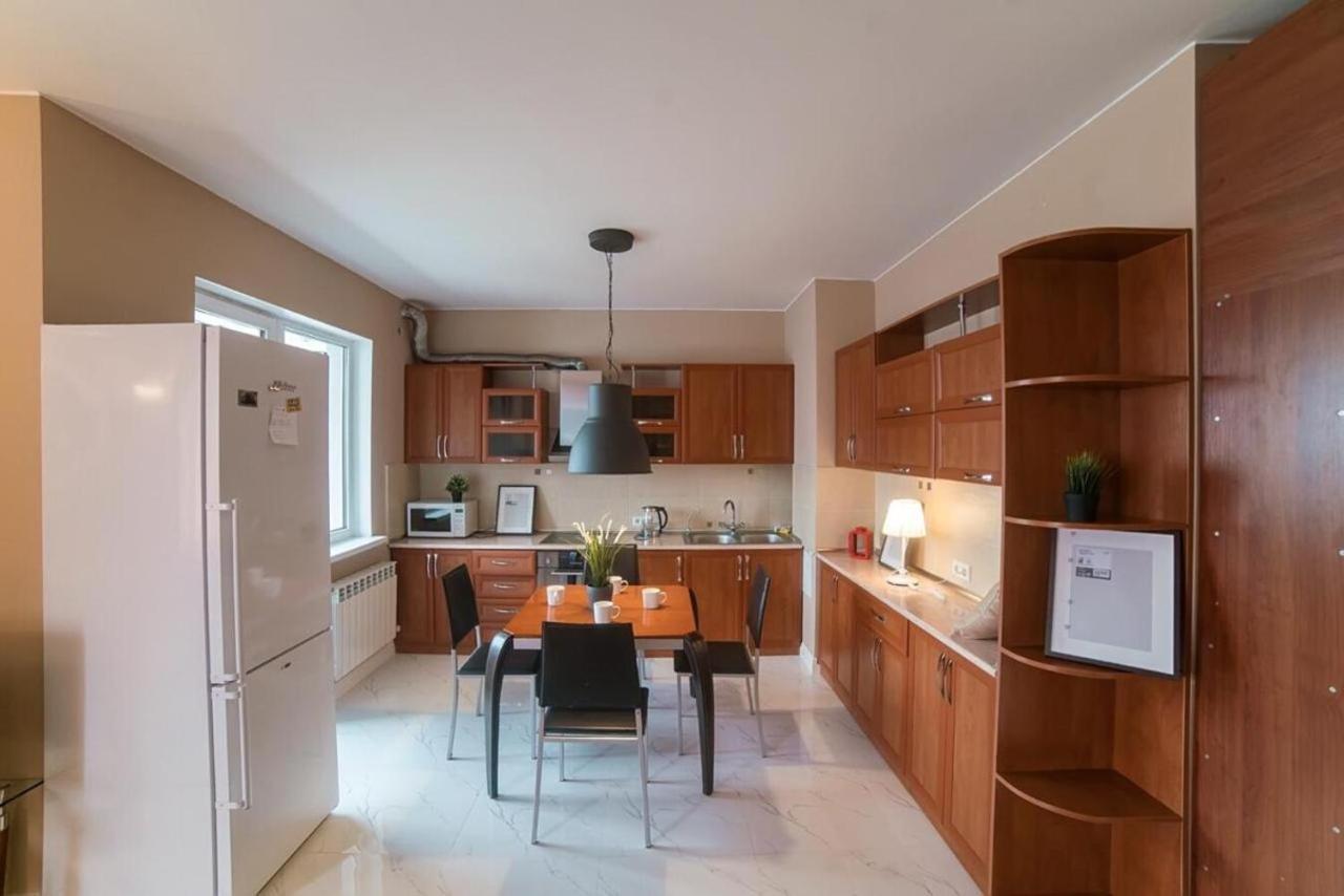 Manica Mega Towers Apartment Almaty Bagian luar foto
