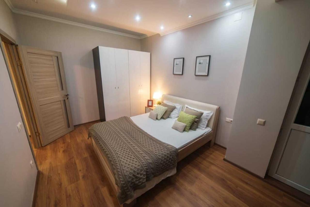 Manica Mega Towers Apartment Almaty Bagian luar foto