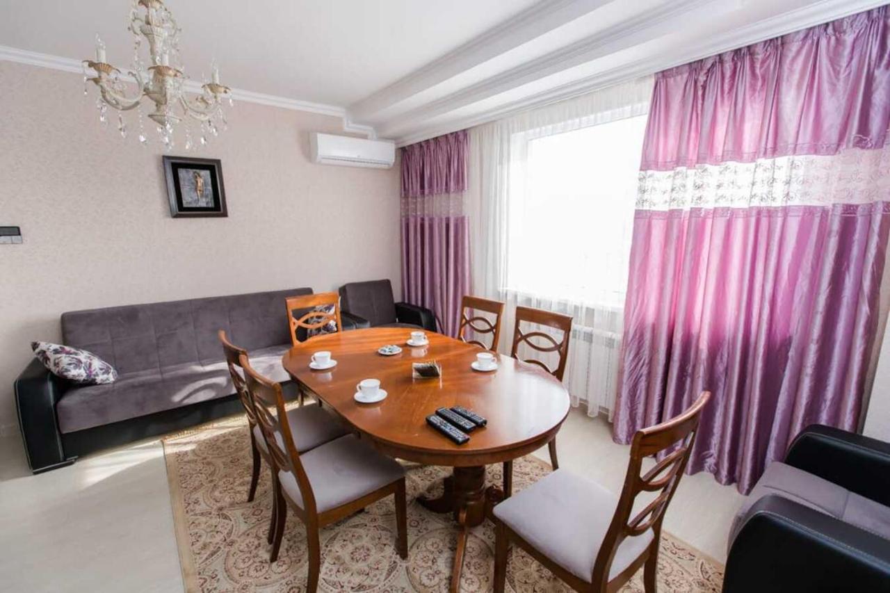 Manica Mega Towers Apartment Almaty Bagian luar foto