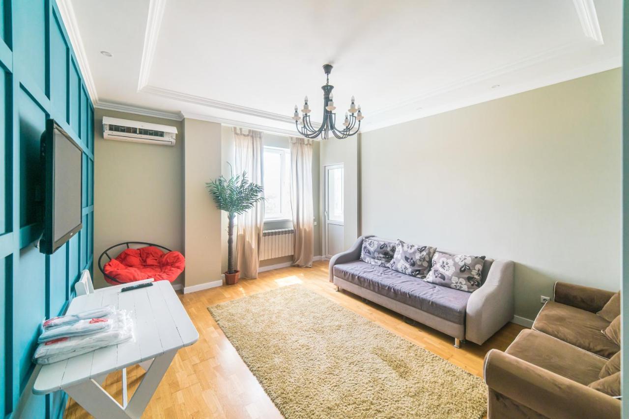 Manica Mega Towers Apartment Almaty Bagian luar foto