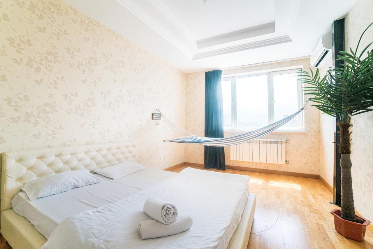 Manica Mega Towers Apartment Almaty Bagian luar foto