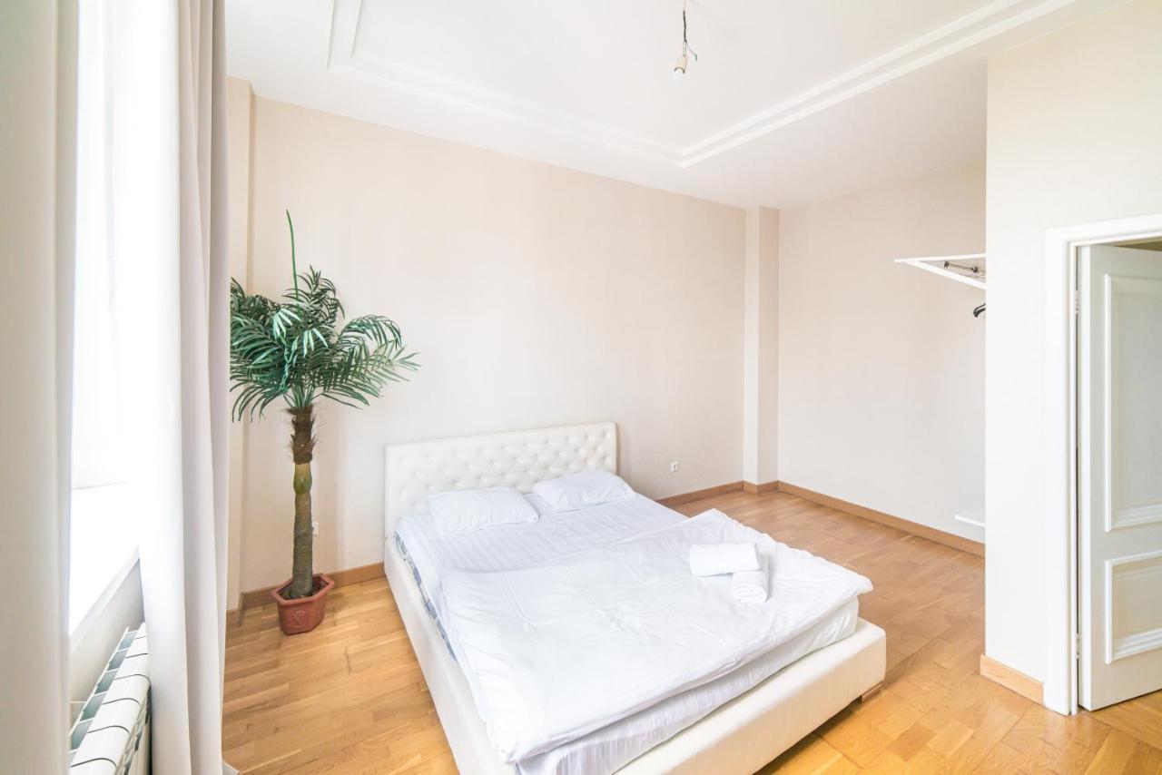 Manica Mega Towers Apartment Almaty Bagian luar foto